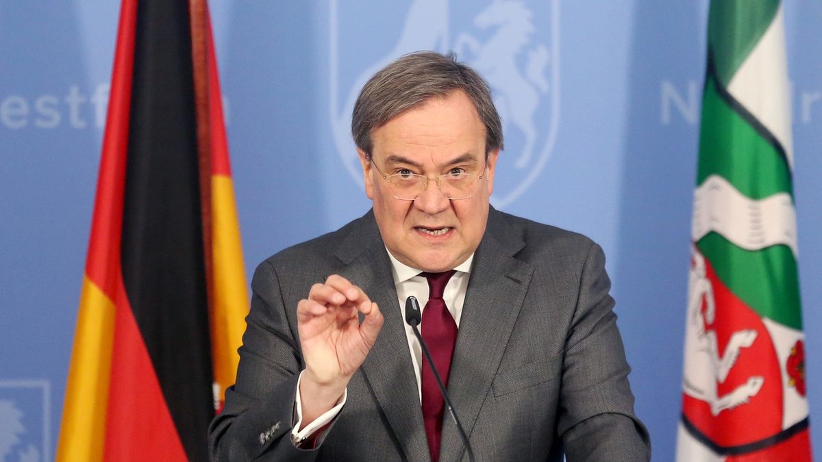 Bavorský premiér neuspěl, CDU chce jako nástupce Merkelové Lascheta